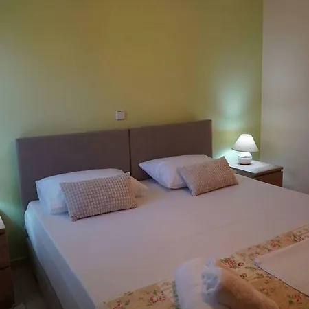 Eleni's Apartament *