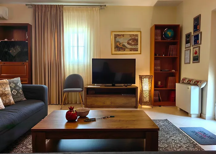 Eleni's קלמאטה