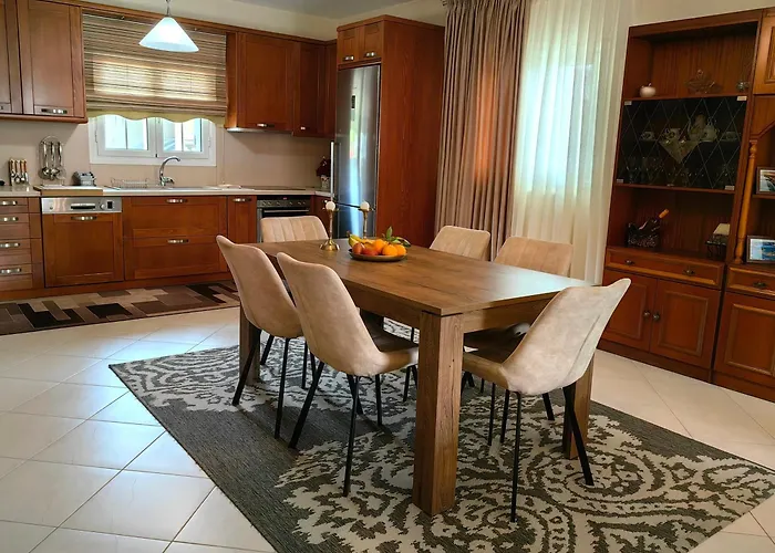 Eleni's * קלמאטה